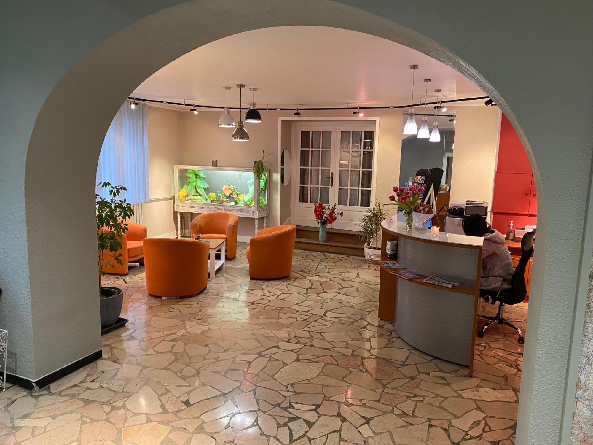 Nouvel Hotel Lons-le-Saunier Εξωτερικό φωτογραφία